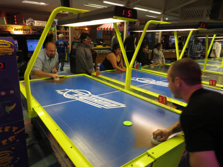 air hockey (by JTB)