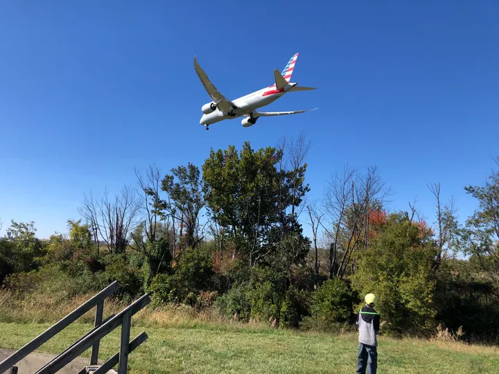American Airline jet landing at PHL