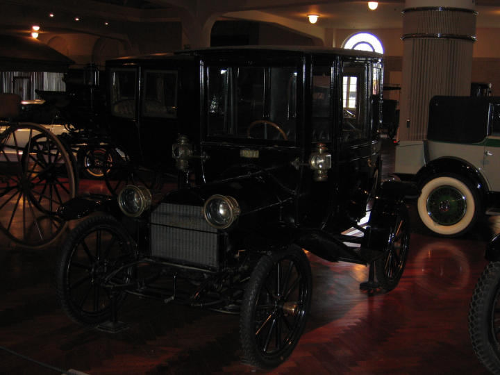 1911 Hupmobile Coupe, an early, inexpensive closed car