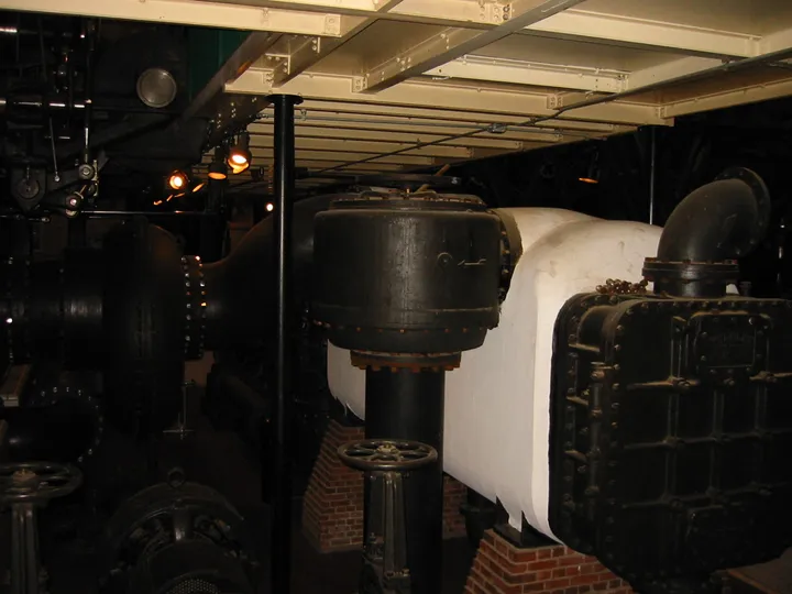 Lower level of a Gasteam Engine
