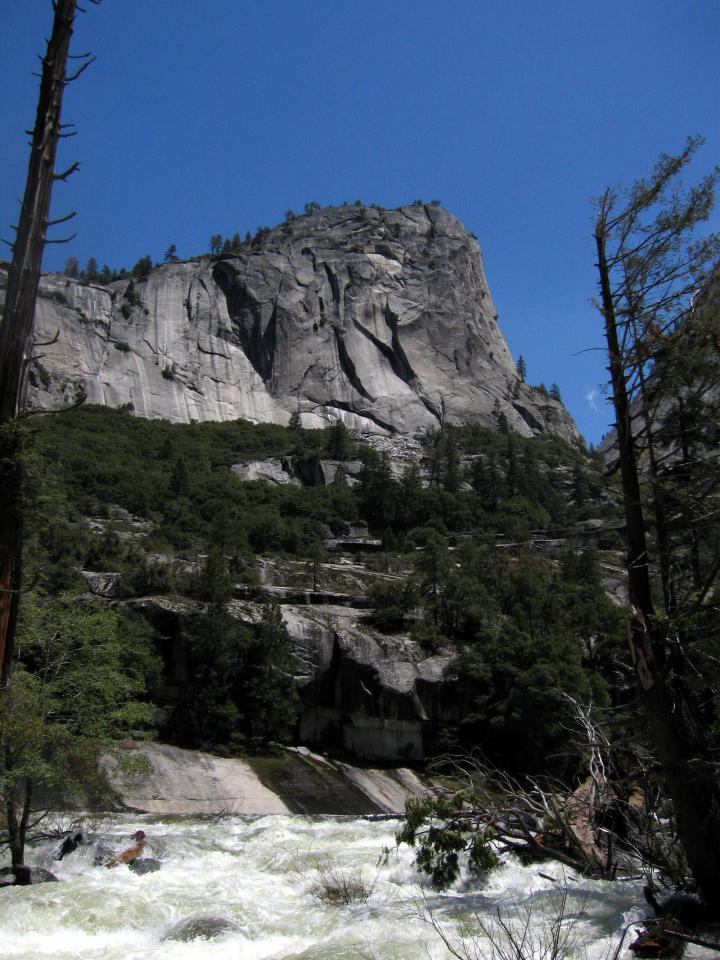 The surrounding area near Emerald Pool