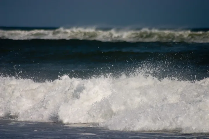 Multiple breaking waves