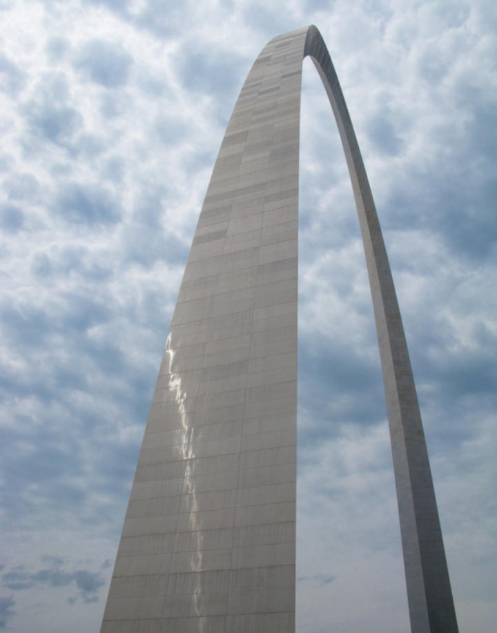 An arc-shaped monument